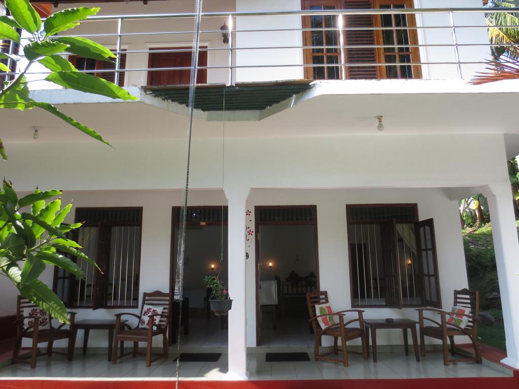Jungle Holiday Home Hikkaduwa Exterior photo