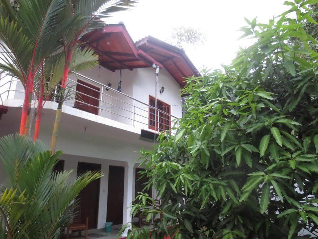 Jungle Holiday Home Hikkaduwa Exterior photo