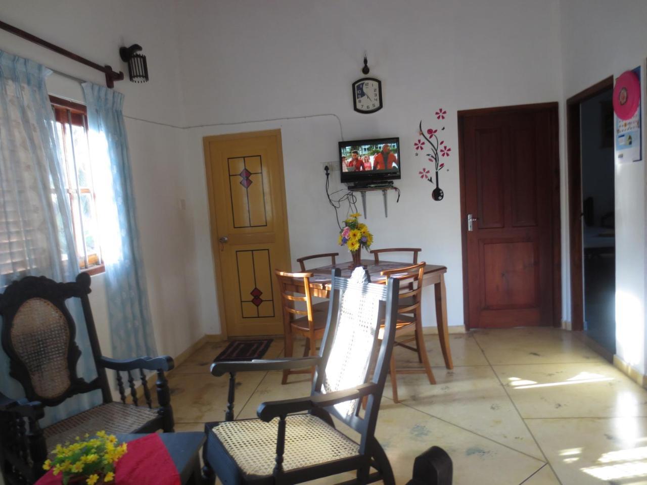 Jungle Holiday Home Hikkaduwa Exterior photo